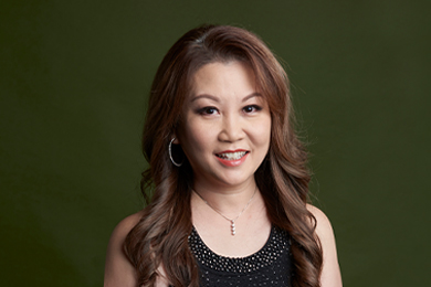 Hi, I'm Evelyn Yeoh