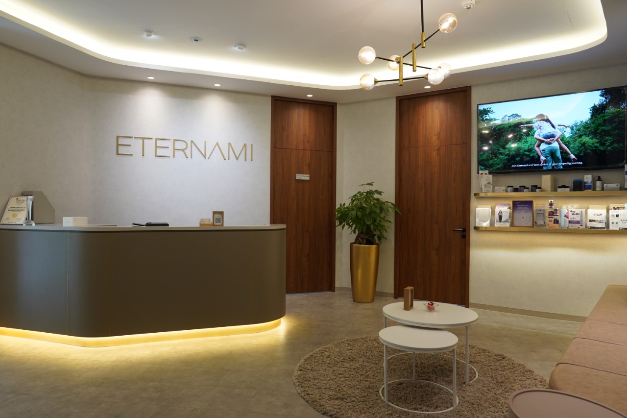 Q & M DENTAL GROUP