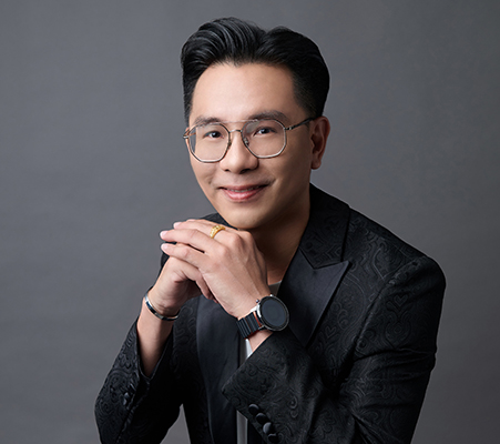 Paolo Lipana a Senior Financial Advisor, Certified Wealth Planner in Makati